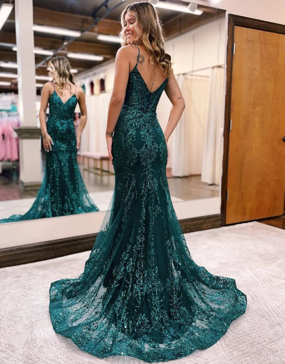 Mermaid Spaghetti Straps Prom Dress With Appliques V-neck Sparkly