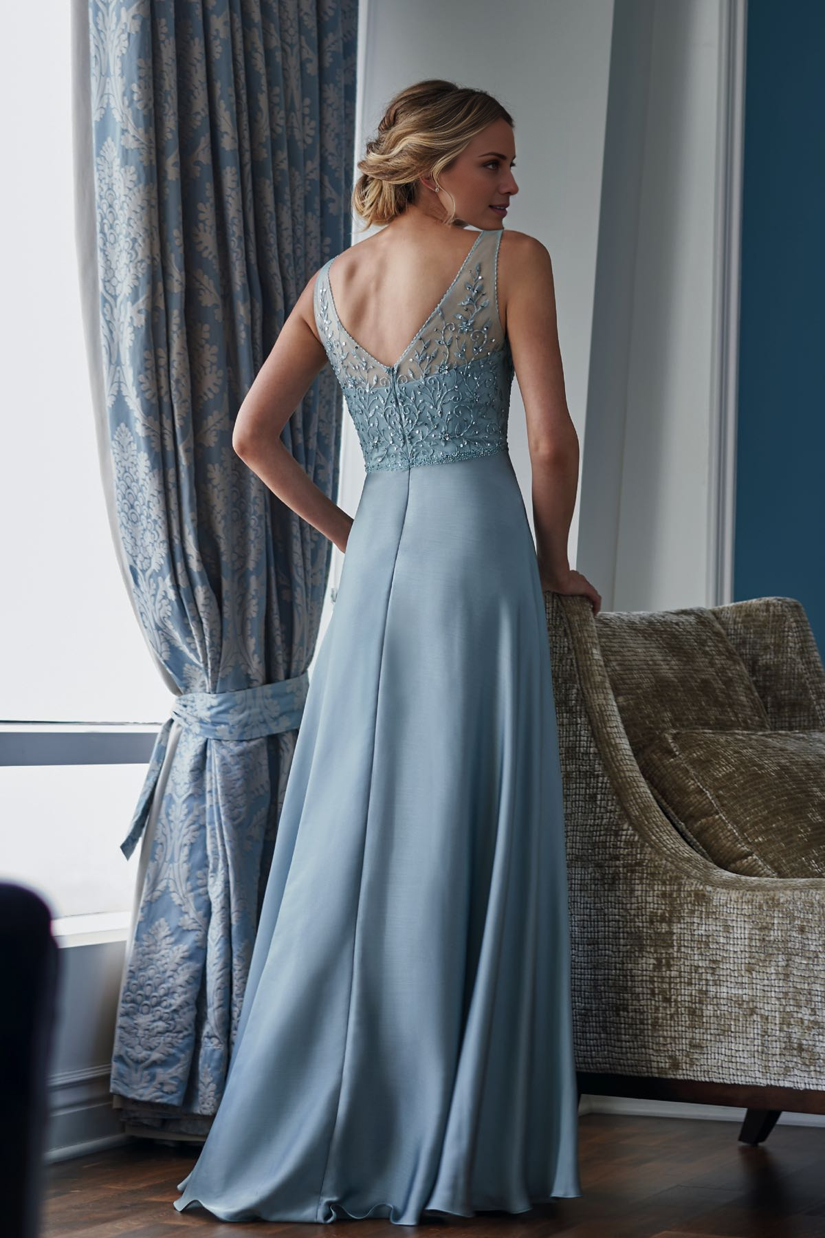V-neck chiffon tight corset beaded mother of the bride dress
