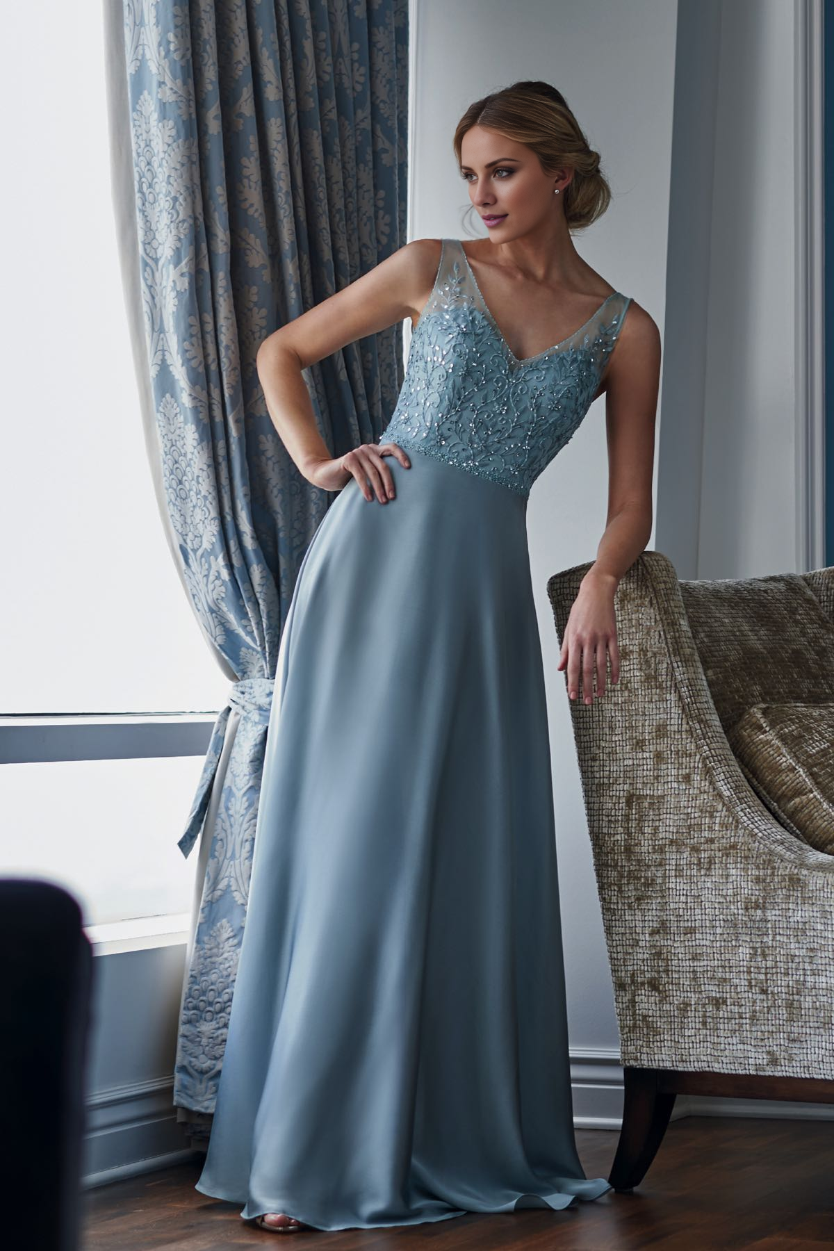 V-neck chiffon tight corset beaded mother of the bride dress
