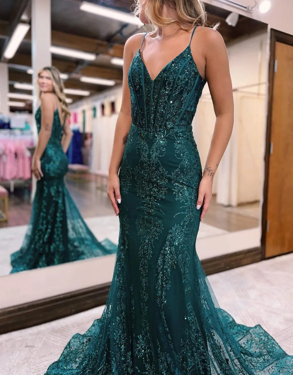 Mermaid Spaghetti Straps Prom Dress With Appliques V-neck Sparkly