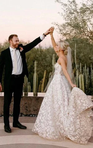 Bohemian A-Line Sweetheart Garden Lace Wedding Dress With Open Back And Appliques Elegant