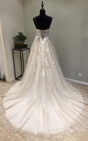Garden Style Tulle Spaghetti Sleeveless Corset Back Wedding Dress with Appliques Elegant