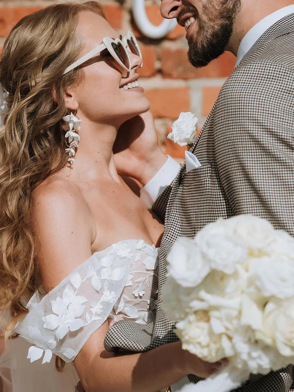 Off The Shoulder 3D Flower Lace Beach Wedding Dresses Rustic Boho Wedding Dress Sexy