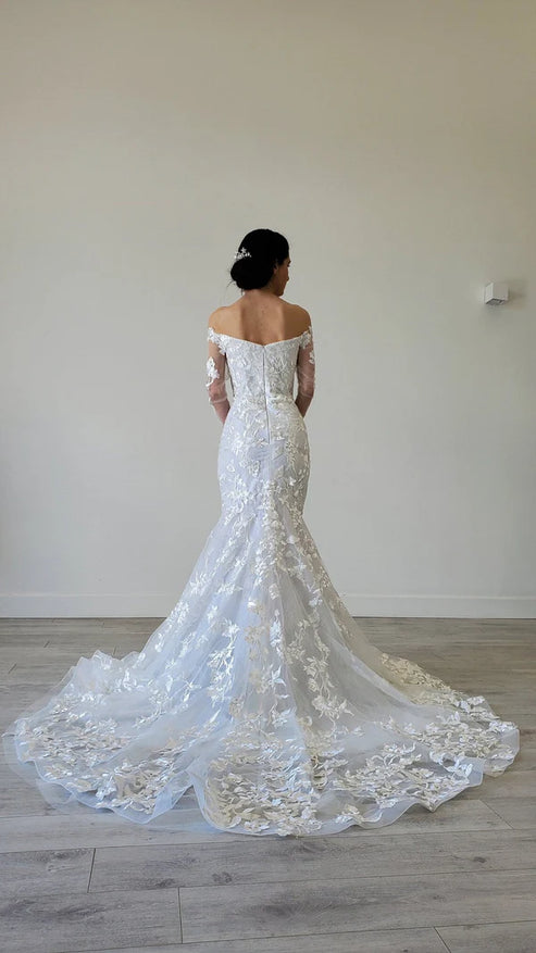 Elegant Mermaid Long Sleeve Off the Shoulder Lace Wedding Dress Beautiful