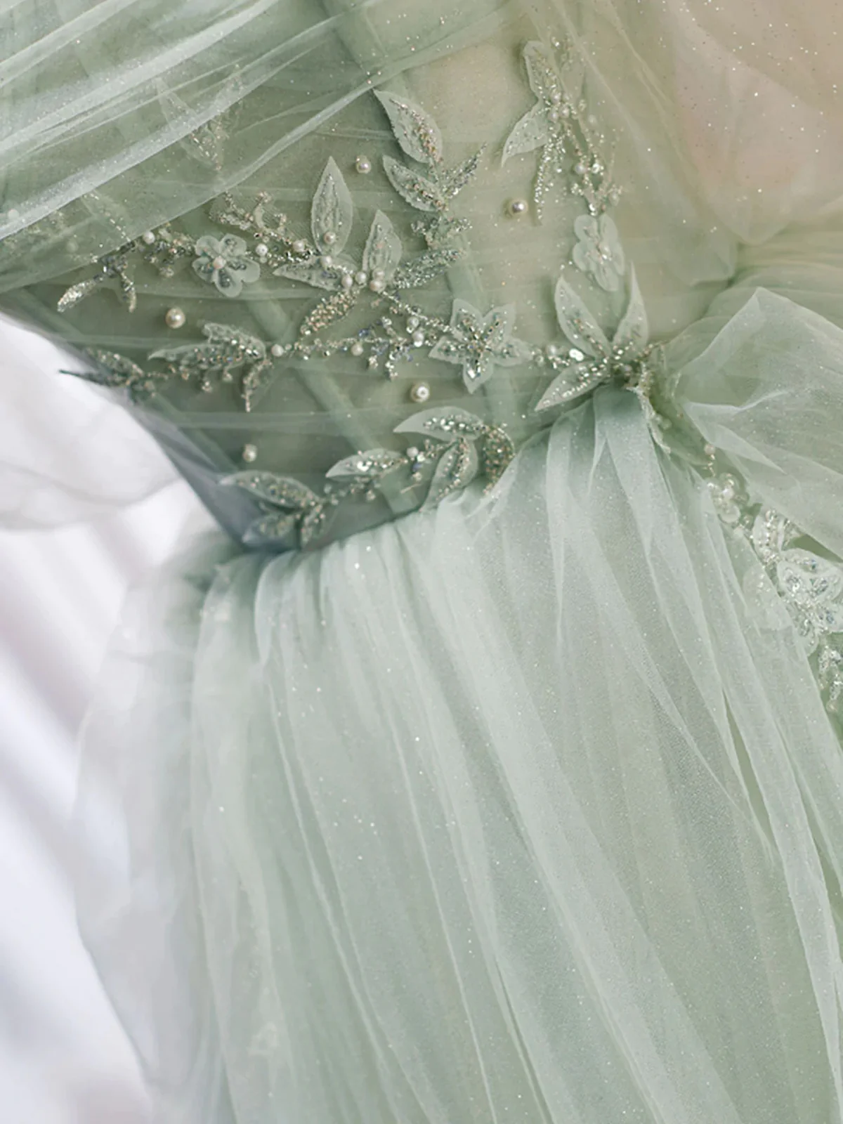 Off the Shoulder Green Tulle Long Prom Dresses P2199