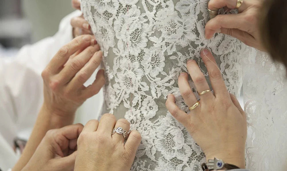 2025 Generous A Line Women's Wedding Dresses Charming Lace Appliques Long Sleeve Beach Gowns