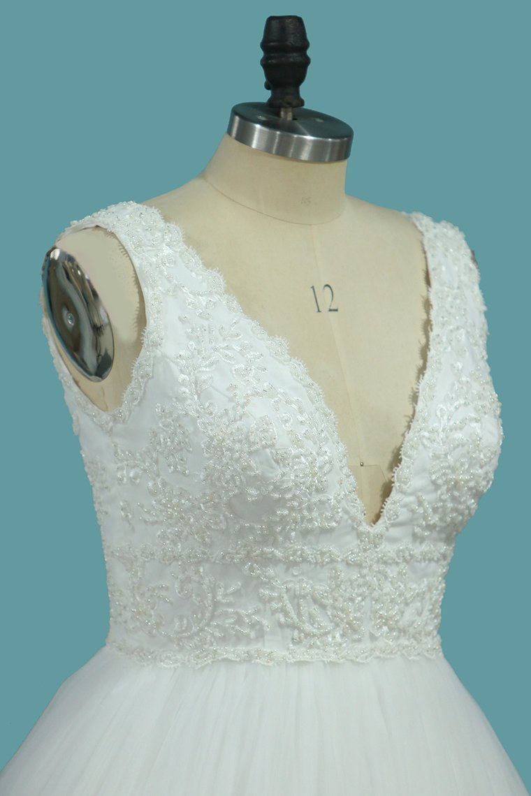 A-Line Backless Tulle Wedding Dress with Appliques Lace for Deep V-neck