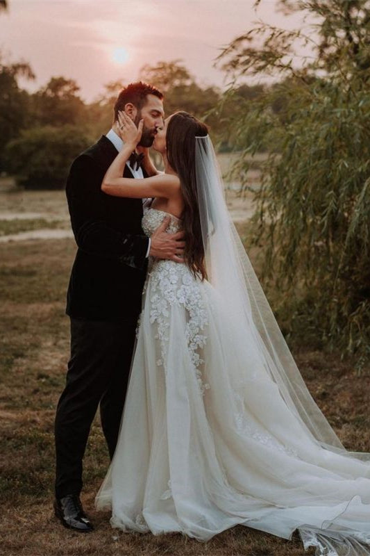 A-Line Tulle Sweetheart Wedding Dress with Lace Appliques