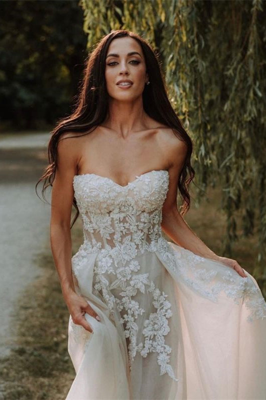 A-Line Tulle Sweetheart Wedding Dress with Lace Appliques