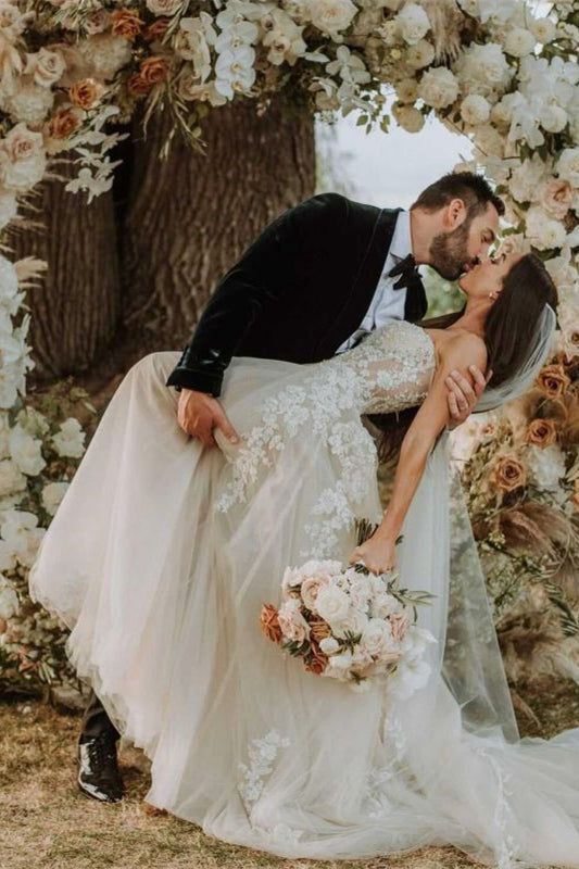 A-Line Tulle Sweetheart Wedding Dress with Lace Appliques