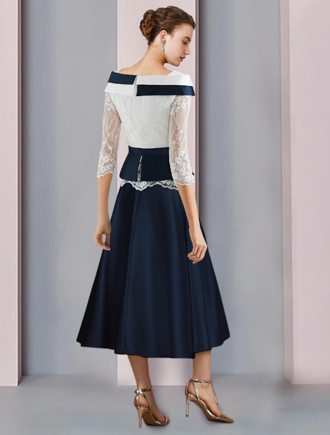 A-Line Mother of the Bride Dress Formal Church Elegant Square Neck Satin Lace Sleeve with Pleats Crystal Brooch
