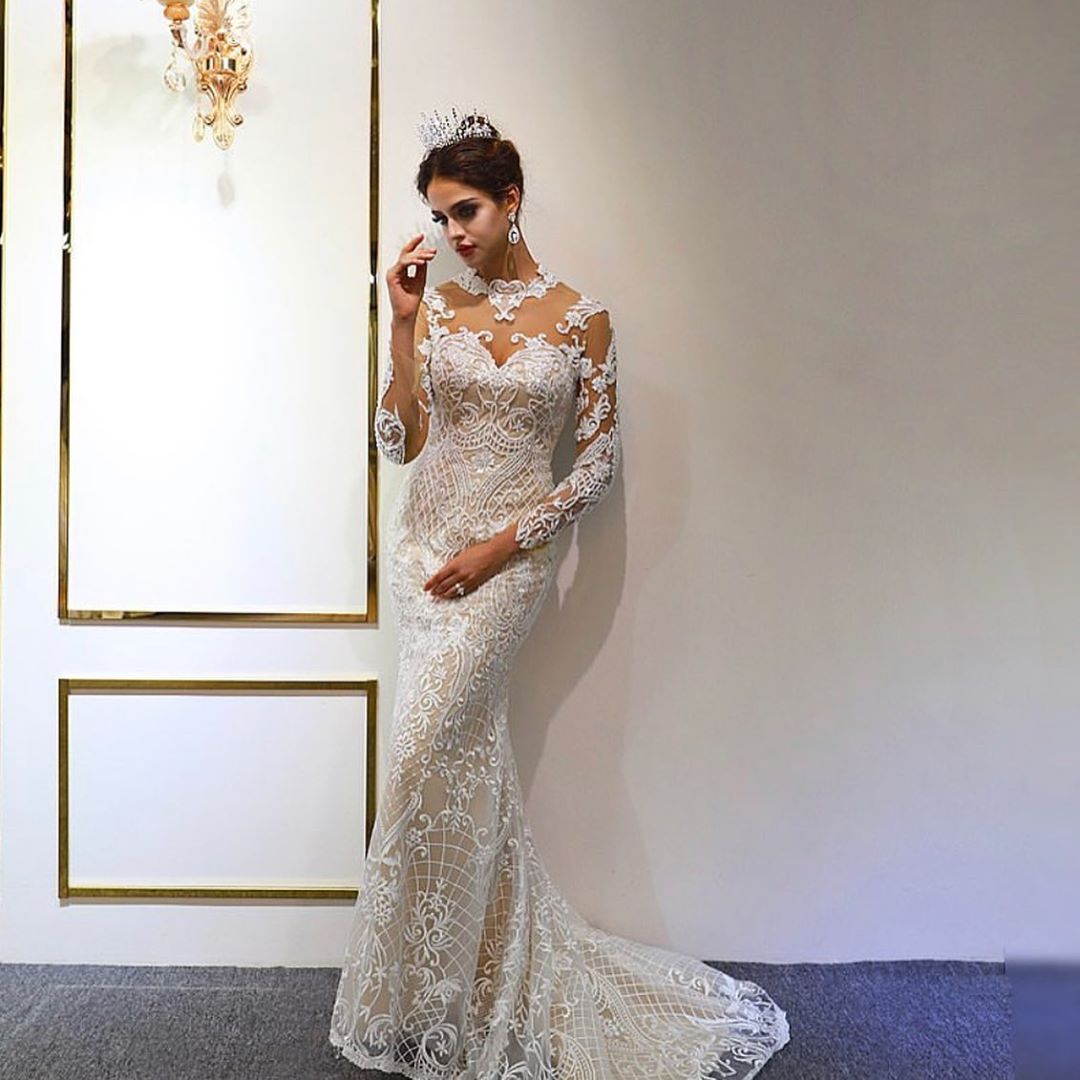 Amazing Sweetheart Long Sleeved Wedding Dress with Lace Appliques