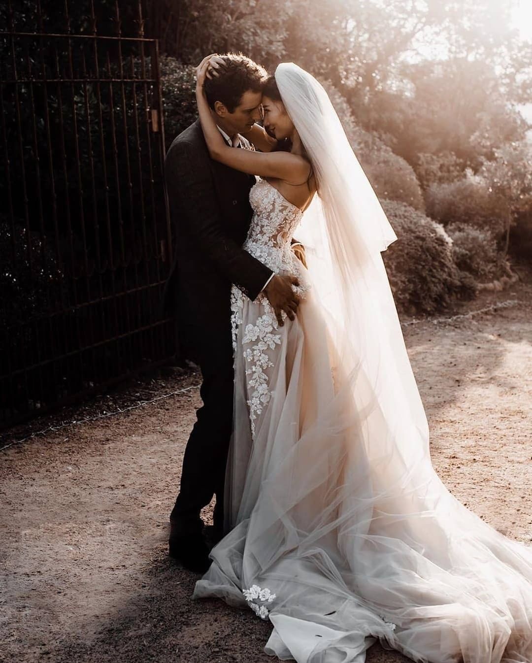 Chic Long A-line Sweetheart 3D Floral Wedding Dress with Lace Tulle
