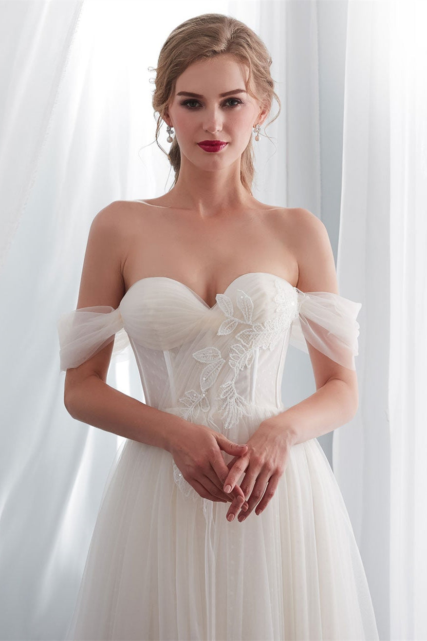 Chic Off-the-Shoulder Tulle Wedding Dress Long