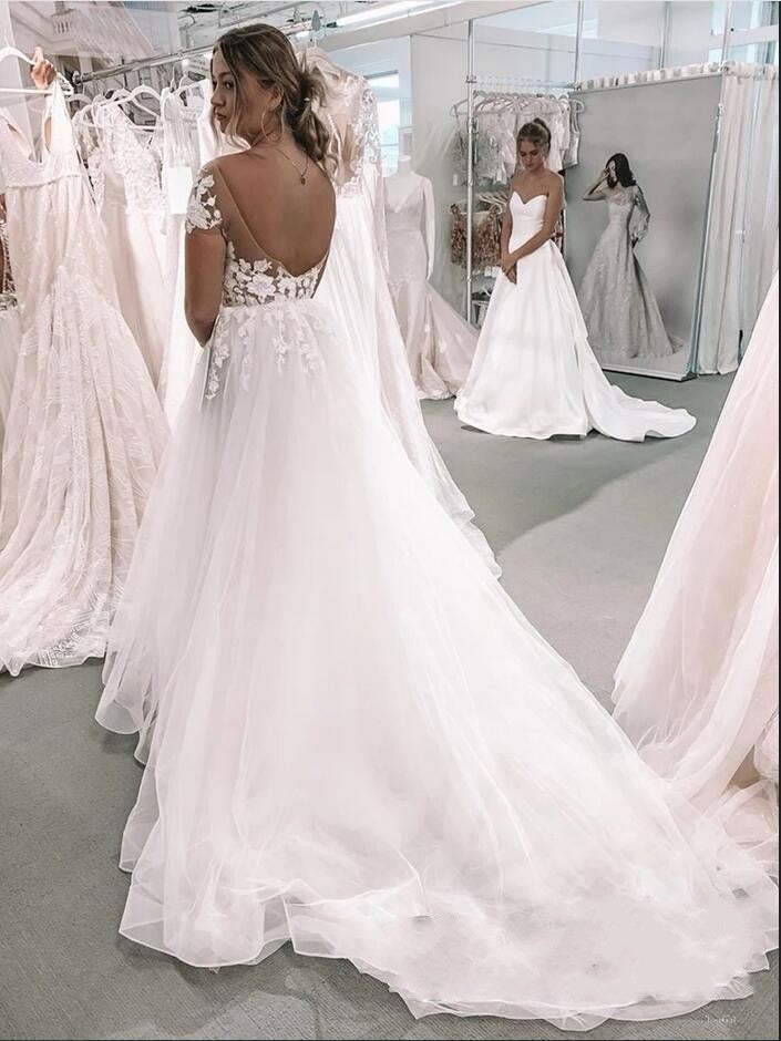 Elegant A-Line Bateau Short Sleeves Tulle Wedding Dress With Appliques Lace