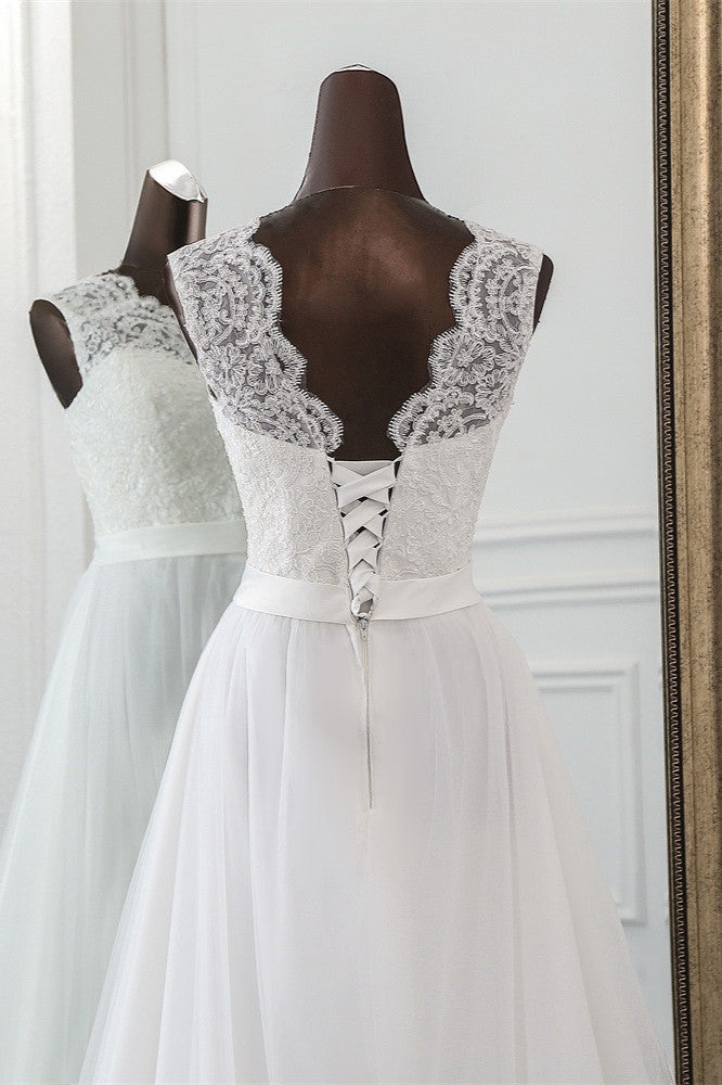 Elegant A-line Jewel Wedding Dress with Tulle and Appliques Lace