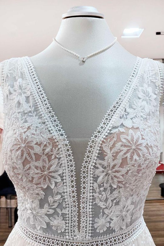 Elegant A-Line Lace Wedding Dress with Long Appliques Tulle Open Back