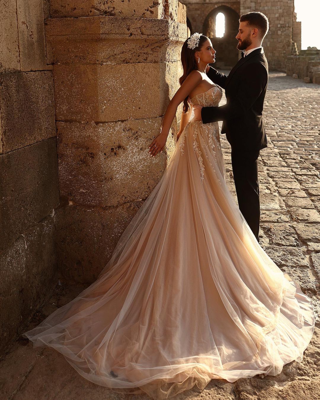 Champagne Wedding Dress Sweetheart A Line Beaded Tulle Bridal Gown With Appliques And Slit Off Shoulder