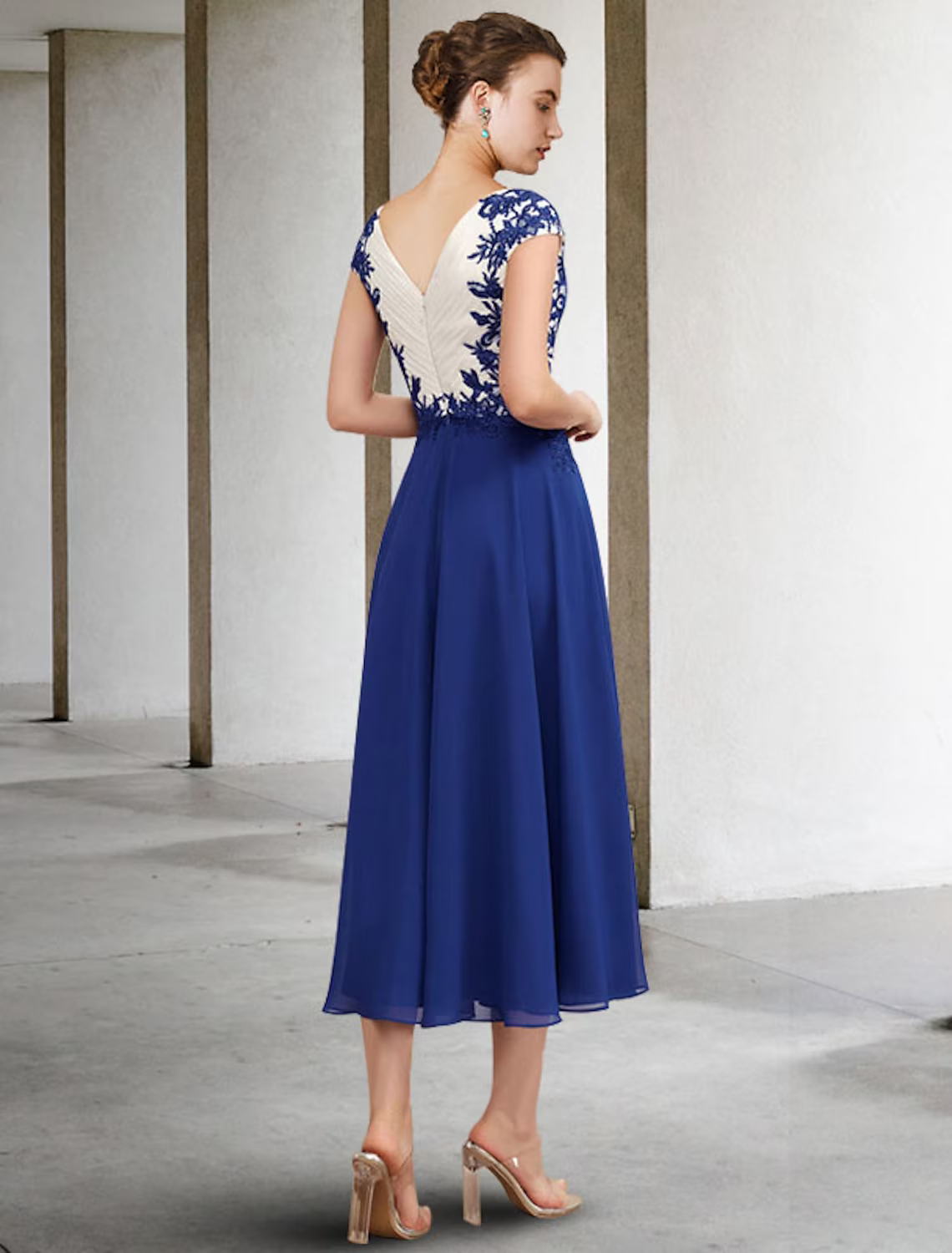A-Line Mother of the Bride Dress Plus Size Elegant V Neck Chiffon Lace Cap Sleeve with Appliques Side-Draped