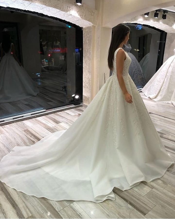 Glamorous A-line V-neck Sleeveless Long Wedding Dress With Lace
