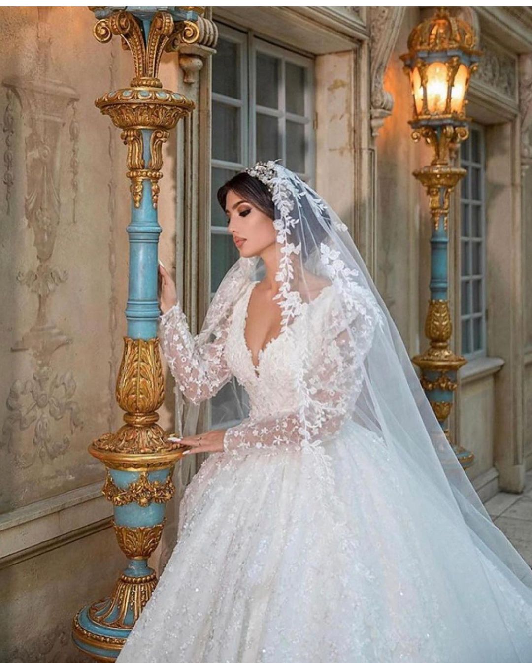 Gorgeous A-Line Deep V-neck Long Sleeve Train Wedding Dress With Appliques Lace