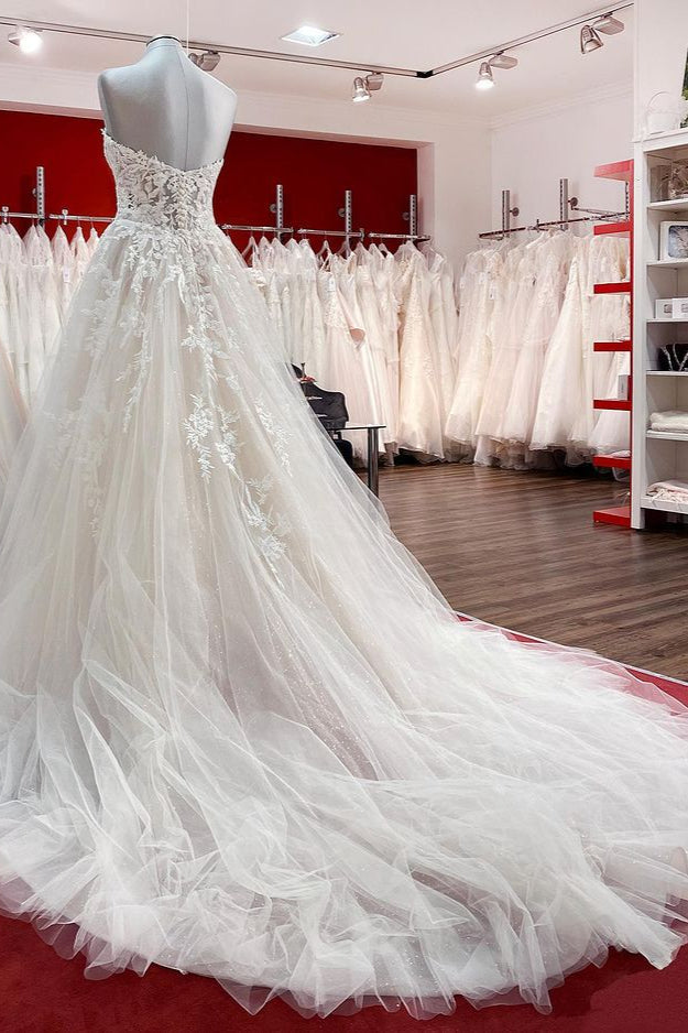 Ivory Tulle A-line Strapless Wedding Dress With Appliques Lace