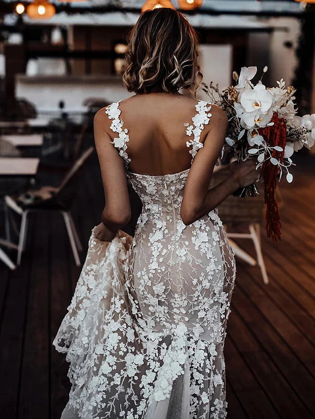 Beach Sexy Boho Wedding Dresses Court Train Mermaid / Trumpet Sleeveless V Neck Lace