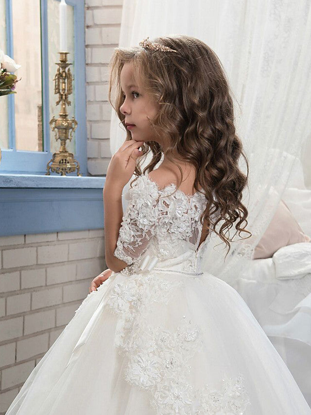 Lace Half Sleeve Ball Gown Flower Girl Dresses with Tulle Appliques and Buttons