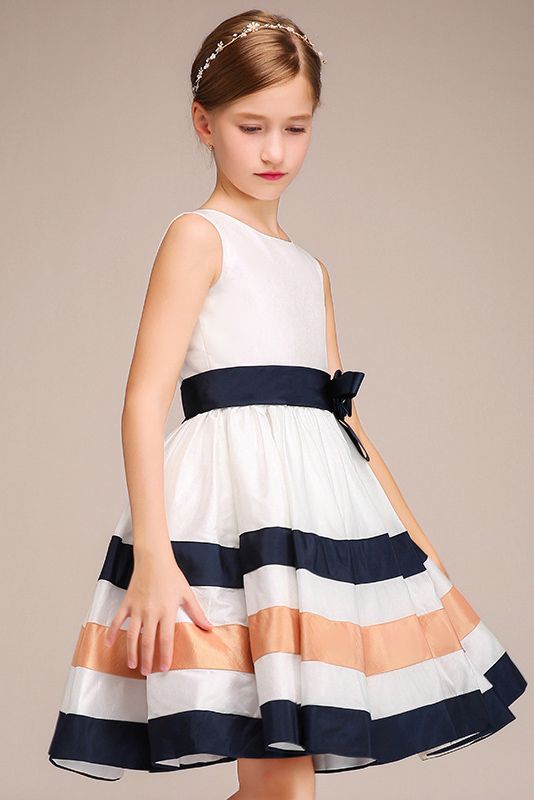 Lovely Sleeveless Jewel Flower Girl Dress with Handmade Flower