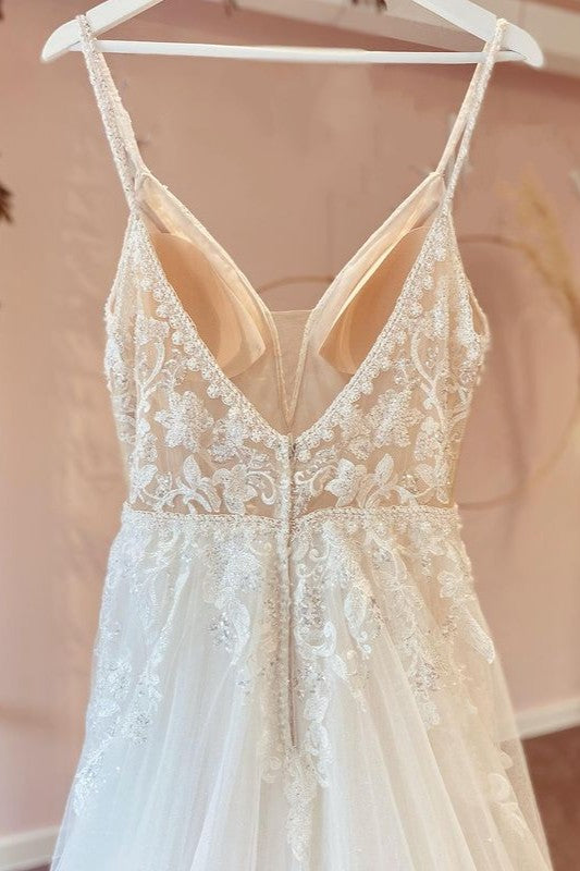 Modest A-line Tulle Wedding Dress with Lace Appliques