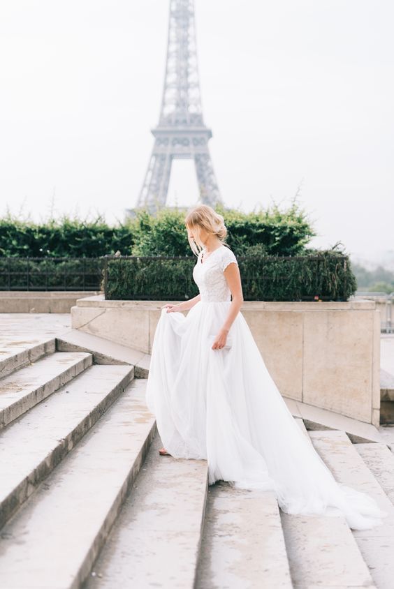 Romantic White V-Neck A-line Lace Chiffon Wedding Dress