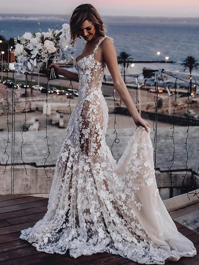 Beach Sexy Boho Wedding Dresses Court Train Mermaid / Trumpet Sleeveless V Neck Lace