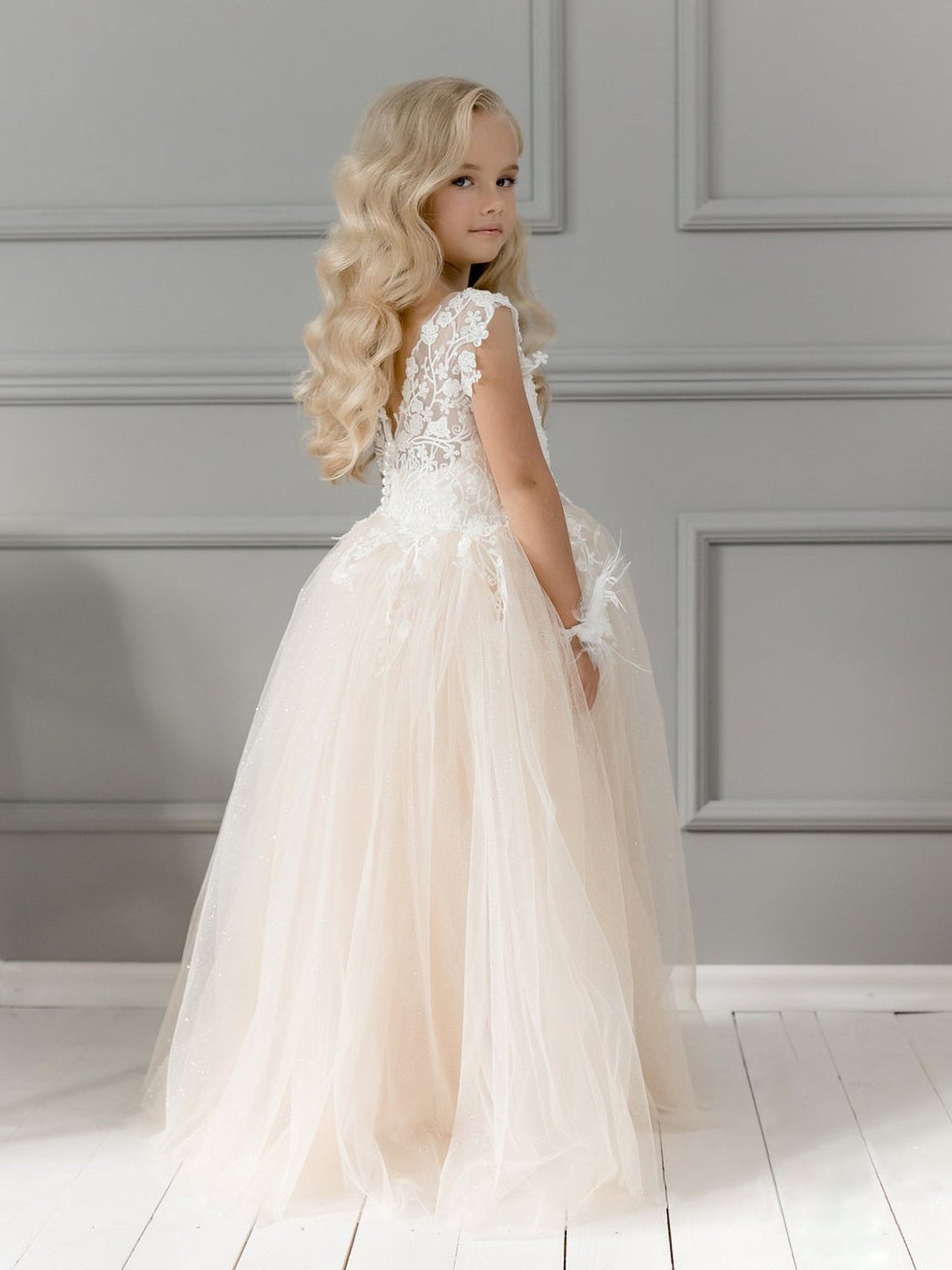 Simple A-Line Tulle Appliques Lace Flower Girl Dress