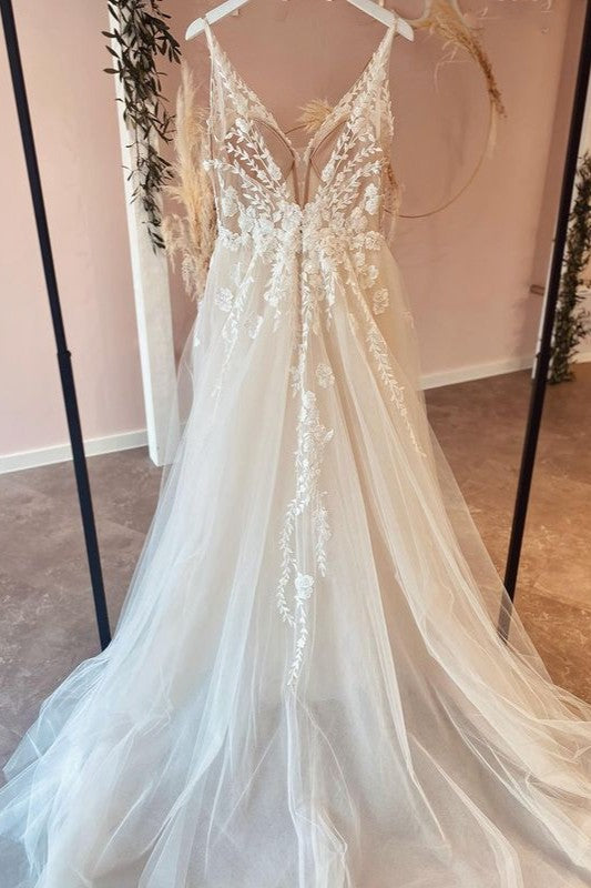 Spaghetti-Straps V-neck A-Line Backless Wedding Dress with Tulle Appliques Lace