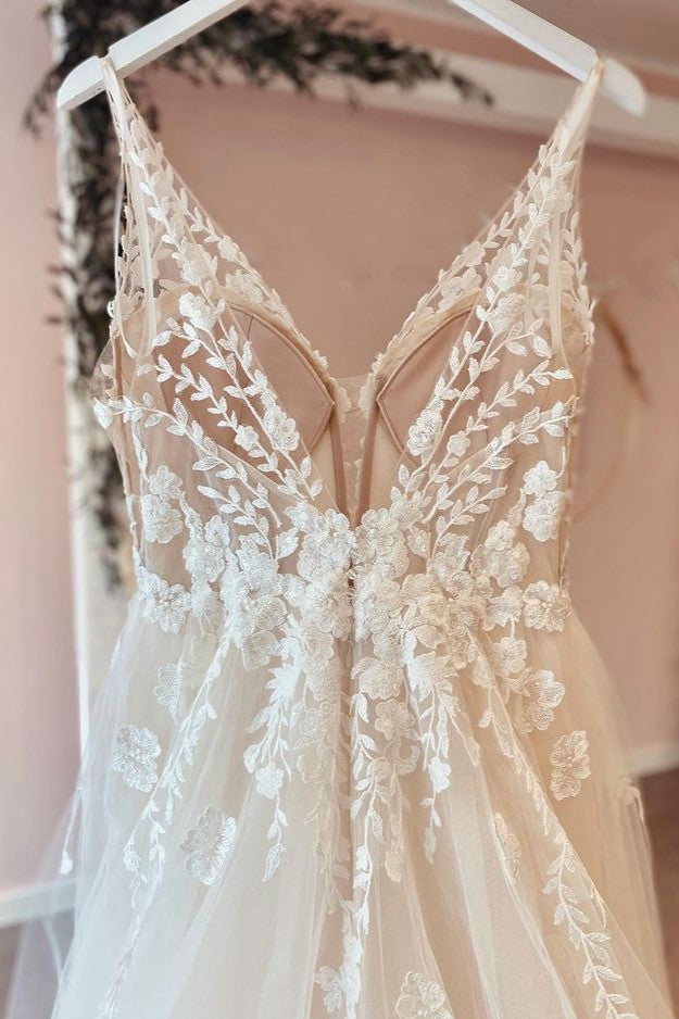 Spaghetti-Straps V-neck A-Line Backless Wedding Dress with Tulle Appliques Lace