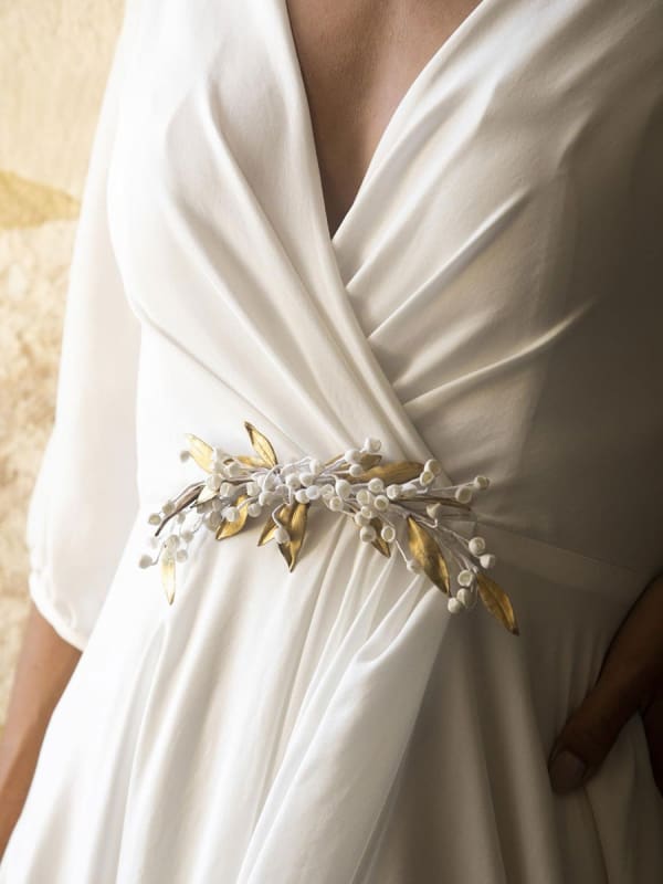 3/4 Sleeves White Wedding Dresses A Line Floor Length Pleated V Neck Bridal Dresses
