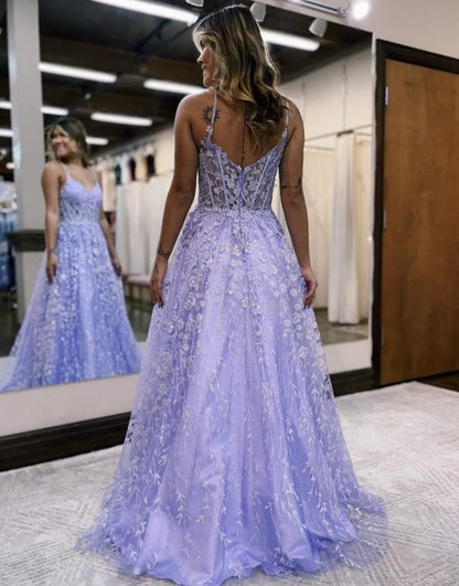 A-Line Spaghetti Straps Prom Dress With Appliques V-neck Long