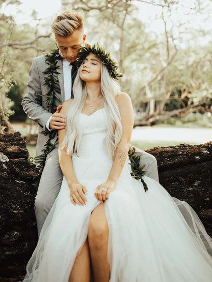 Simple Strapless Off-The-Shoulder A-Line Wedding Dresses Chapel Train Bridal Gowns Beautiful