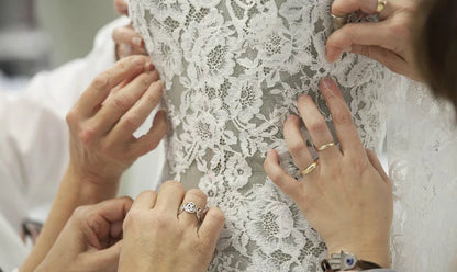 2025 Generous A Line Women's Wedding Dresses Charming Lace Appliques Long Sleeve Beach Gowns