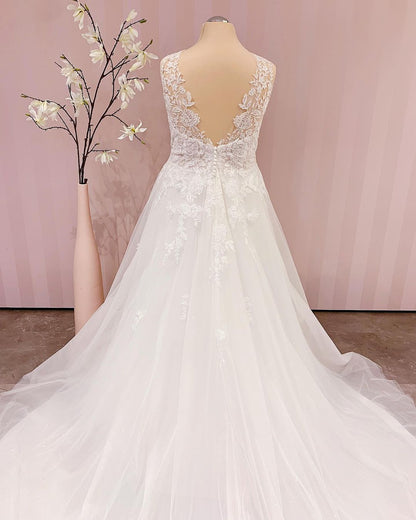 A-Line Backless Wedding Dress with Appliques Lace - Simple V-Neck Design