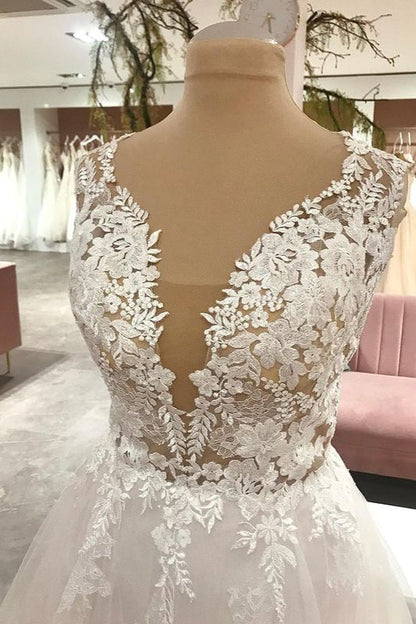 A-Line Sweetheart Tulle Floor-length Wedding Dress With Appliques Lace