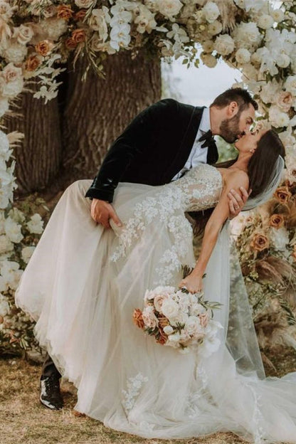 A-Line Tulle Sweetheart Wedding Dress with Lace Appliques