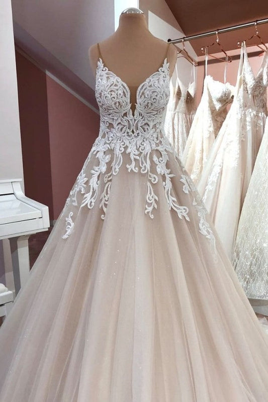 A-Line V-Neck Spaghetti Straps Tulle Wedding Dress With Appliques Lace