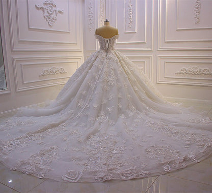 Amazing Sweetheart Off-the-Shoulder Backless Wedding Dress With Lace Appliques Ruffles
