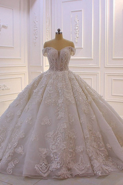 Amazing Sweetheart Off-the-Shoulder Backless Wedding Dress With Lace Appliques Ruffles