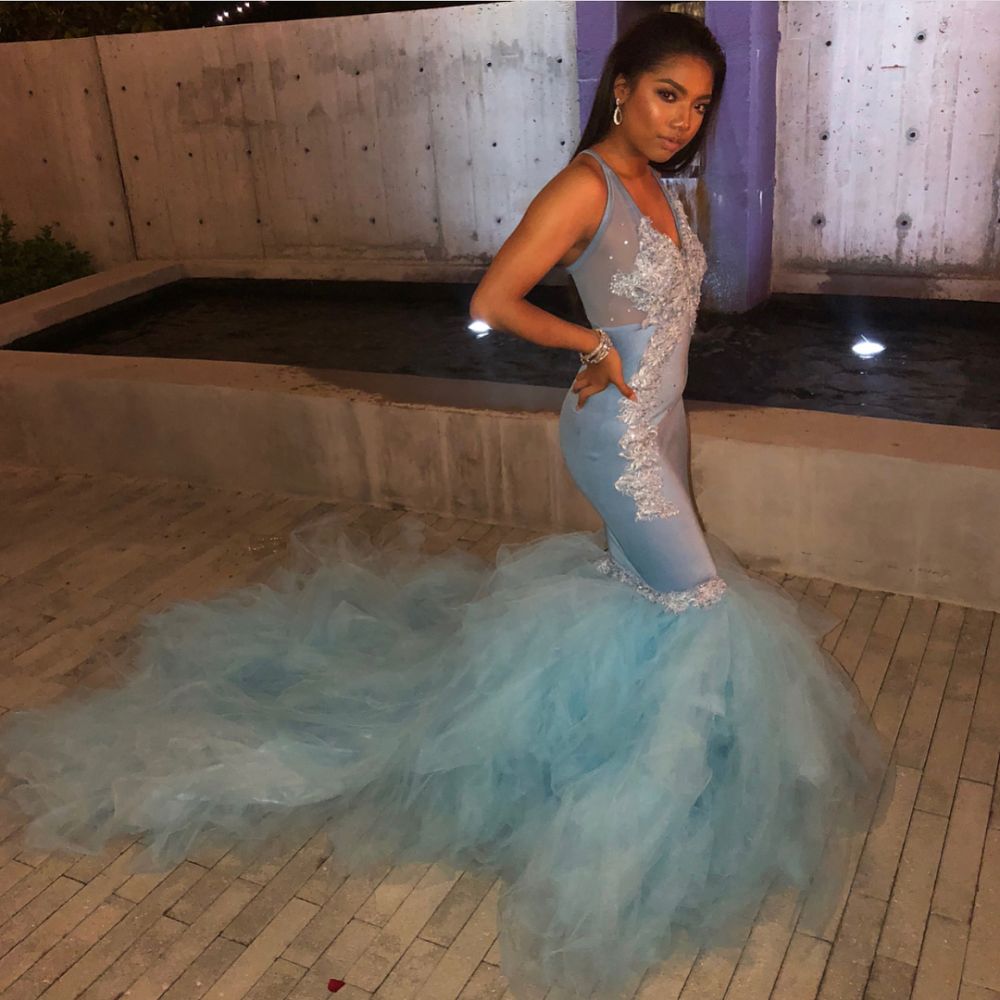Blue V-Neck Sleeveless Appliques Tulle Prom Dress