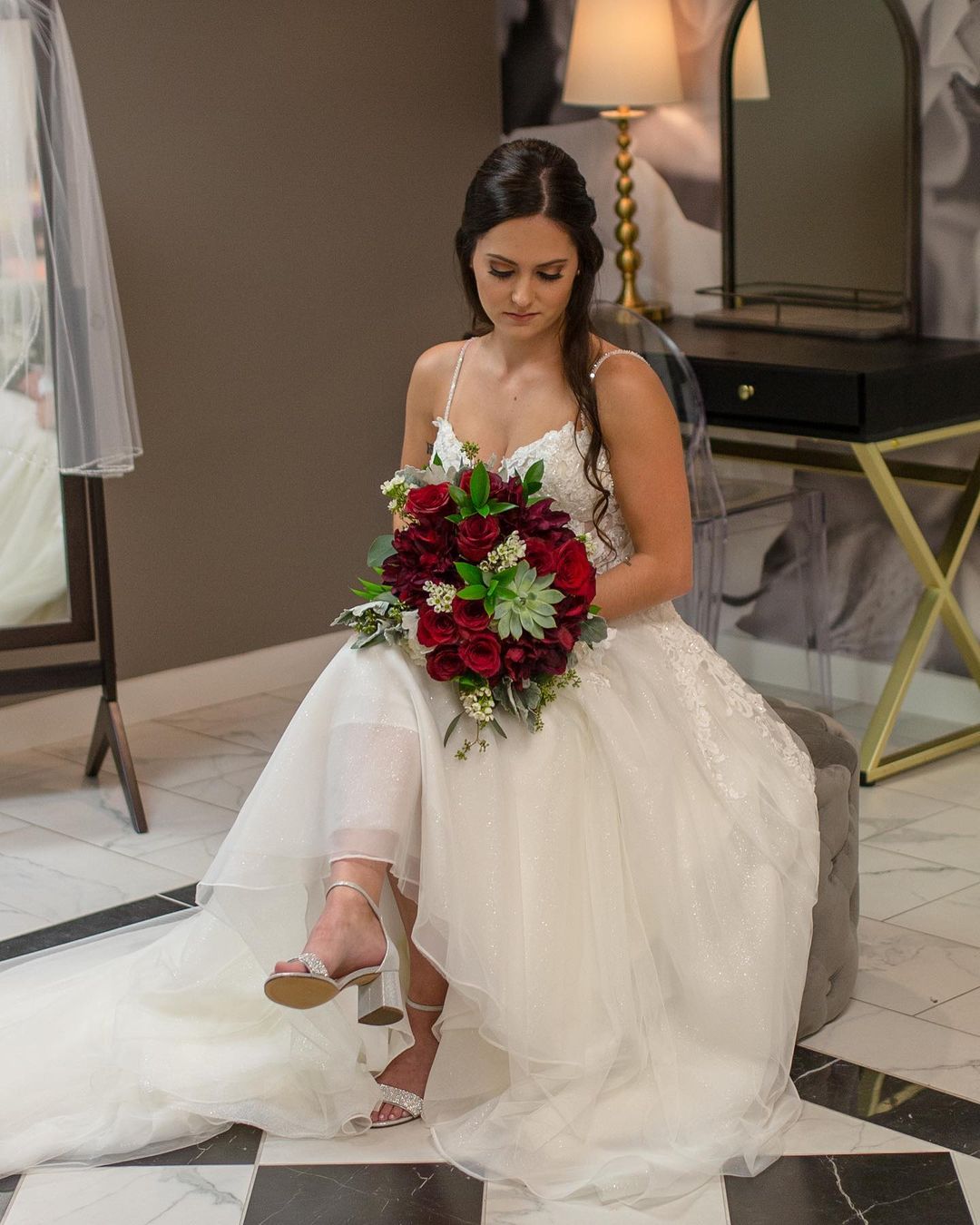 Classy A-line Sweetheart Spaghetti-Straps Wedding Dress with Lace Tulle