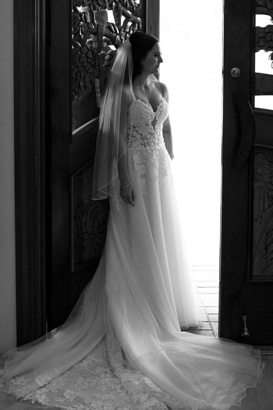 Classy A-line Sweetheart Spaghetti-Straps Wedding Dress with Lace Tulle
