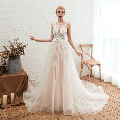 Delicate A-line Tulle Wedding Dress With Floral Lace and Bateau Open Back