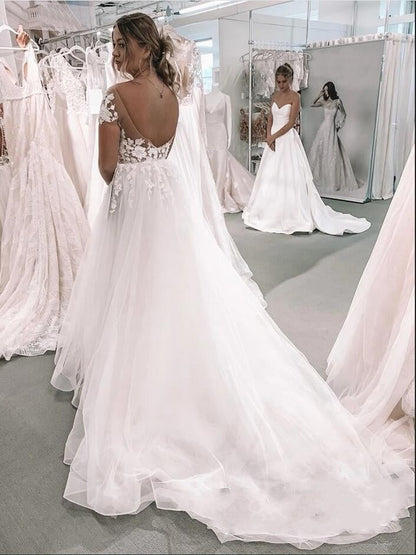 Elegant A-Line Bateau Short Sleeves Tulle Wedding Dress With Appliques Lace